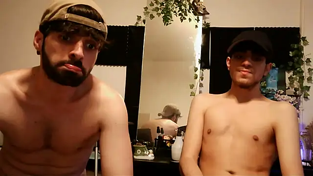 young swisscouple online show from April 17, 6:33 pm