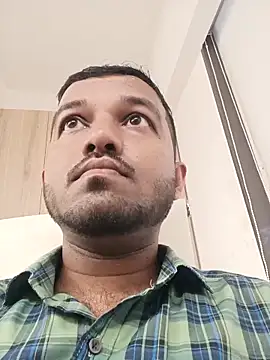 Snapshot of VJ17 chatting on October 30, 4:33 am VJ17 online show from October 30, 4:33 am