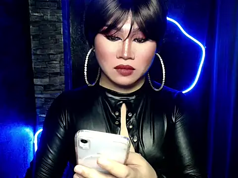 Snapshot of pretty_lassy chatting on September 24, 8:21 am pretty lassy online show from September 24, 8:21 am