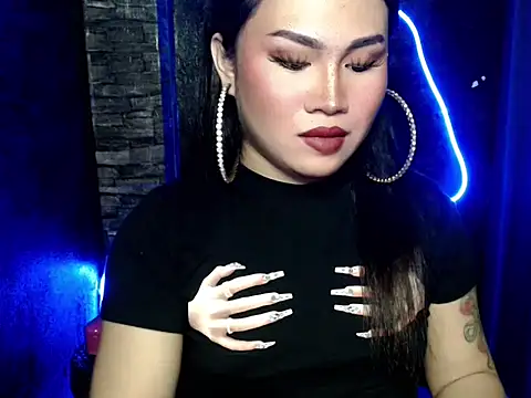 Snapshot of pretty_lassy chatting on October 13, 11:56 am pretty lassy online show from October 13, 11:56 am