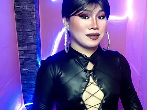 Snapshot of pretty_lassy chatting on November 3, 11:14 am pretty lassy online show from November 3, 11:14 am