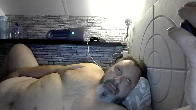Snapshot of BigMan738@xh chatting on May 24, 9:04 pm BigMan738xh online show from May 24, 9:04 pm