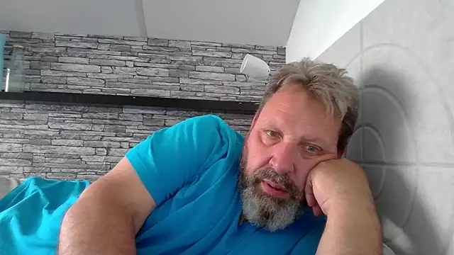 Snapshot of BigMan738@xh chatting on June 16, 6:19 pm BigMan738xh online show from June 16, 6:19 pm