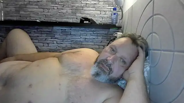 Snapshot of BigMan738@xh chatting on May 21, 10:40 pm BigMan738xh online show from May 21, 10:40 pm