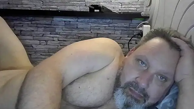 Snapshot of BigMan738@xh chatting on May 18, 9:52 pm BigMan738xh online show from May 18, 9:52 pm