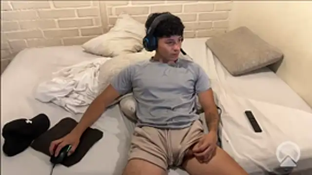 feeelipe2007 online show from February 11, 11:15 pm