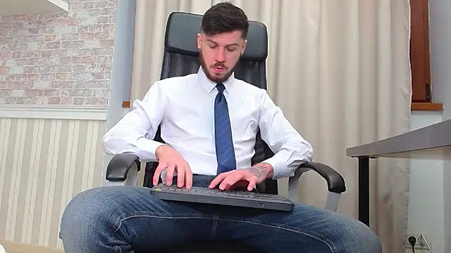 JonahShaw online show from November 23, 5:17 am