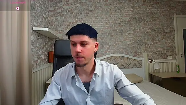 Snapshot of JonahShaw chatting on May 11, 4:47 am JonahShaw online show from May 11, 4:47 am