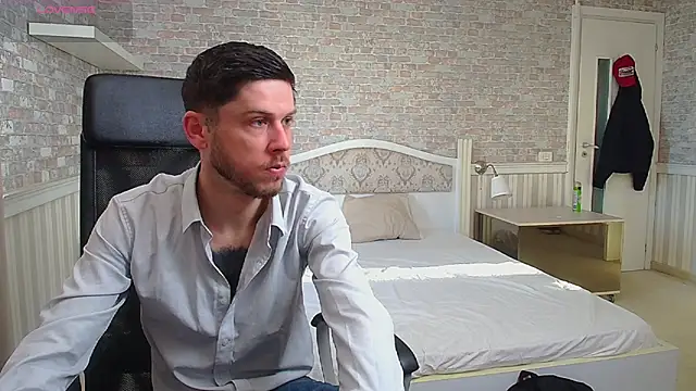 Snapshot of JonahShaw chatting on May 4, 4:27 am JonahShaw online show from May 4, 4:27 am