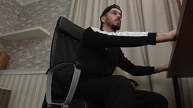 JonahShaw online show from October 18, 4:36 am