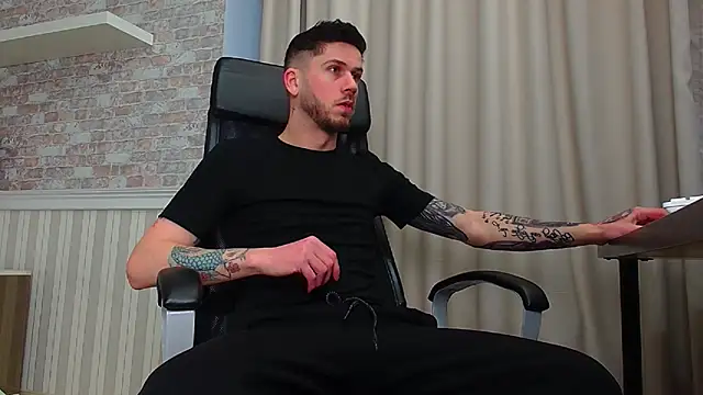 JonahShaw online show from December 15, 5:46 am