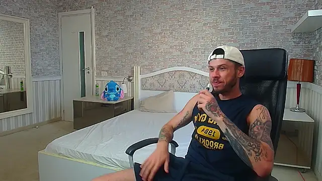 Snapshot of JonahShaw chatting on July 16, 3:58 am JonahShaw online show from July 16, 3:58 am