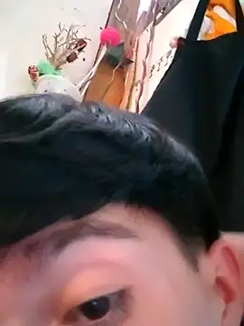 LUISSLEONN0958 online show from September 12, 11:15 pm