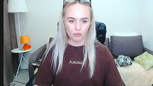 LiluMoon   online show from April 4, 3:07 pm