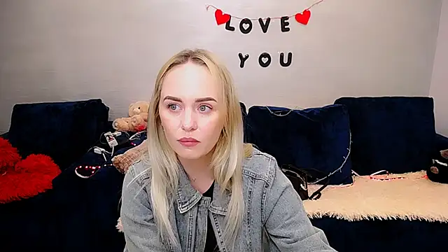 LiluMoon   online show from April 19, 11:11 am