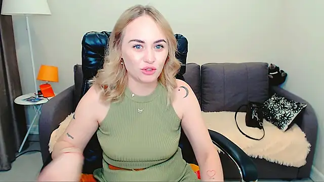 LiluMoon   online show from June 16, 4:29 pm