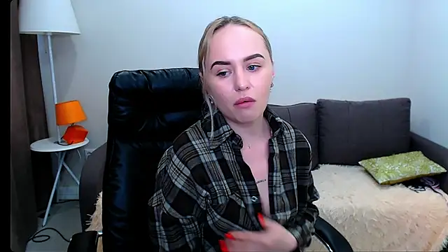LiluMoon   online show from March 31, 11:34 am