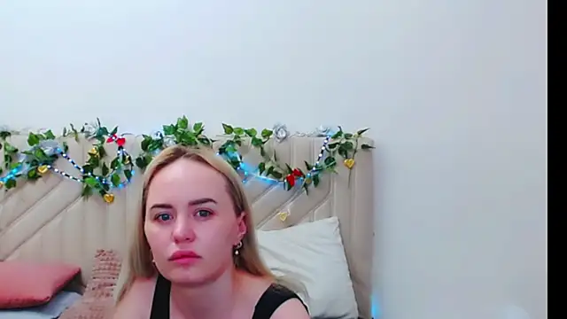 LiluMoon   online show from April 8, 7:10 am
