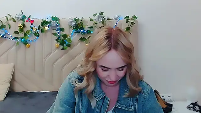 LiluMoon   online show from April 29, 4:33 pm