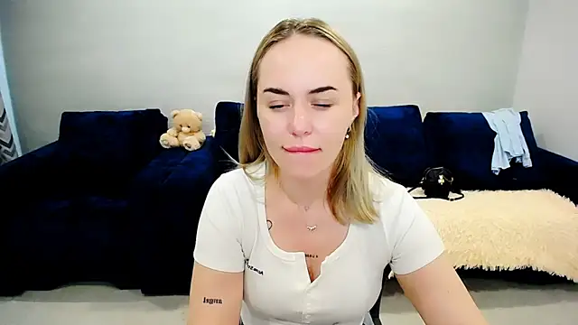LiluMoon   online show from May 20, 6:21 am