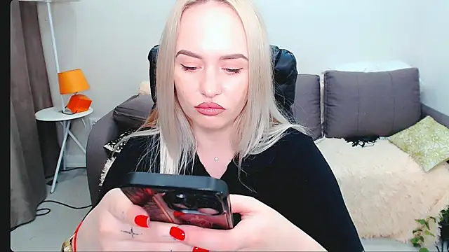 LiluMoon   online show from April 3, 3:51 pm