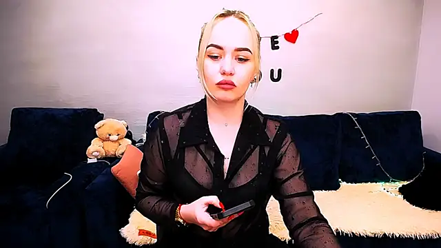 LiluMoon   online show from March 27, 7:39 am