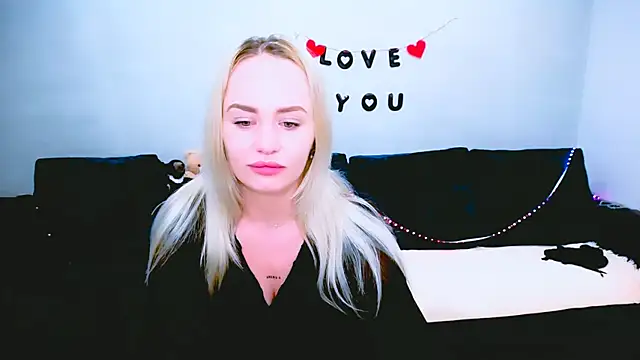 LiluMoon   online show from April 22, 6:42 am