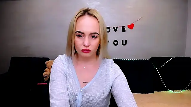 LiluMoon   online show from April 9, 4:24 pm