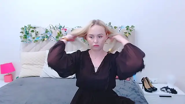 LiluMoon   online show from April 21, 4:02 pm