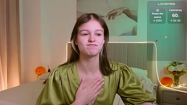 Lisa Blossom online show from November 5, 6:05 am