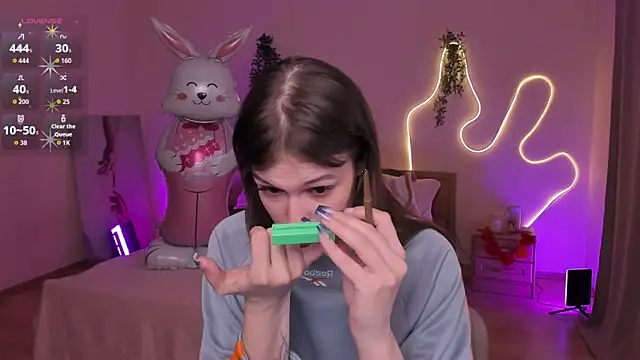 Lisa Blossom online show from April 8, 6:04 am