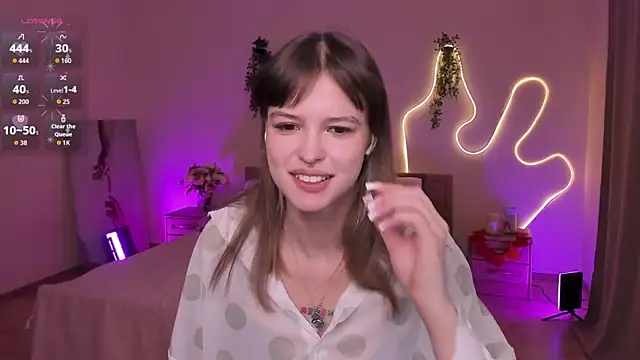 Lisa Blossom online show from April 11, 7:45 am