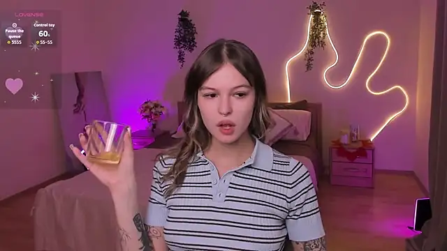 Lisa Blossom online show from May 15, 6:11 am