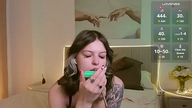 Lisa Blossom online show from October 3, 6:04 am