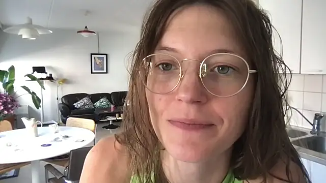 Scorpion Peach online show from September 9, 9:41 am