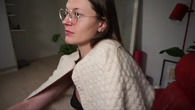 Scorpion Peach online show from December 22, 1:22 pm