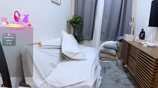 Snapshot of penny_coco chatting on November 1, 7:52 pm penny coco online show from November 1, 7:52 pm