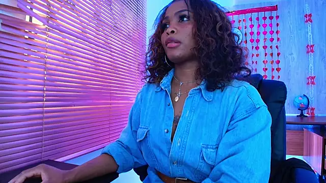 ArianaBeake online show from January 7, 10:48 pm