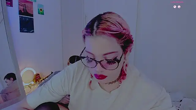 Snapshot of amywilld chatting on July 16, 12:29 am amywilld online show from July 16, 12:29 am