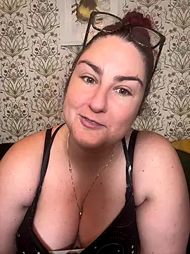 Lacey-BBW online show from October 13, 9:27 pm