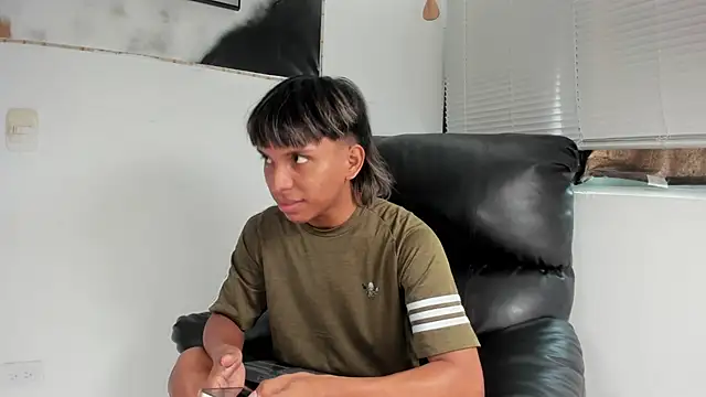 tyler twink boy online show from January 13, 2:21 pm