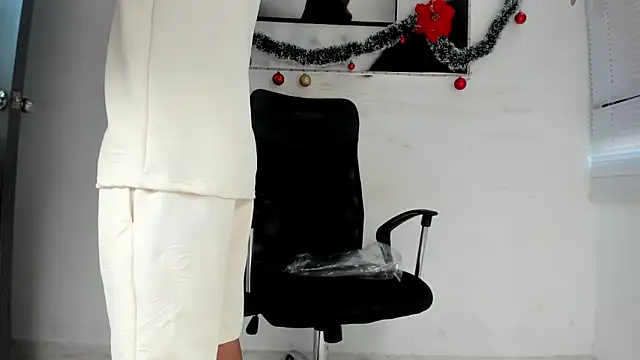 tyler twink boy online show from December 19, 2:08 pm