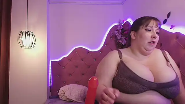  Emily rosee  online show from January 5, 5:27 pm