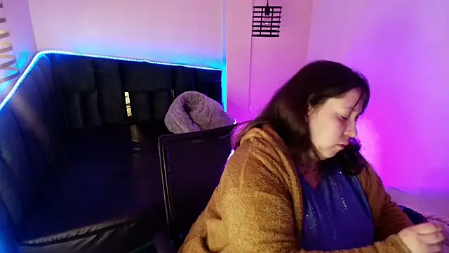  Emily rosee  online show from December 4, 11:20 am