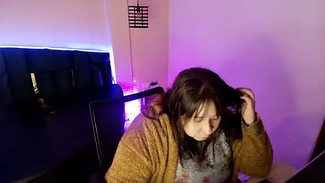  Emily rosee  online show from December 1, 11:22 am