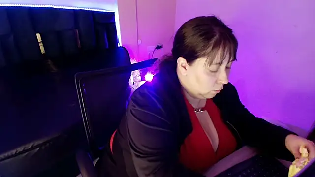  Emily rosee  online show from December 2, 11:34 am