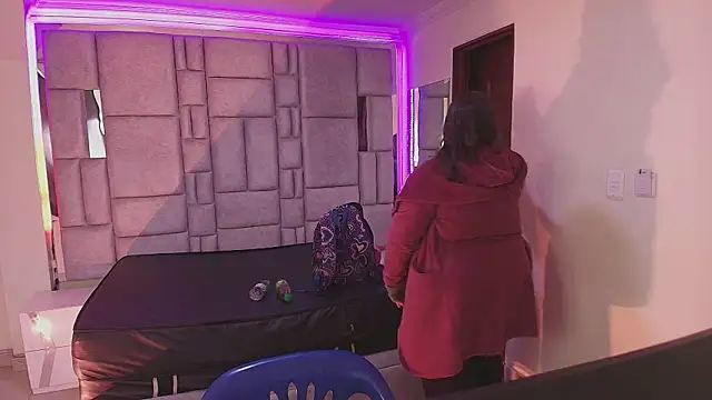  Emily rosee  online show from January 9, 11:17 am