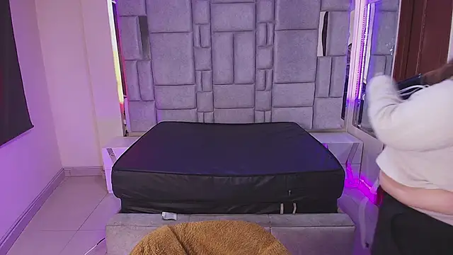  Emily rosee  online show from January 13, 11:47 am