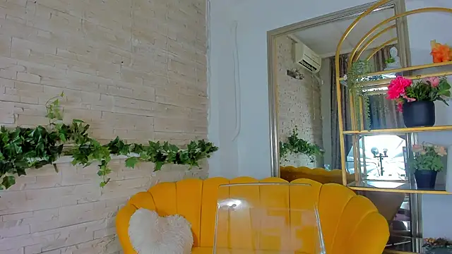 boobzilla  online show from January 8, 8:04 pm