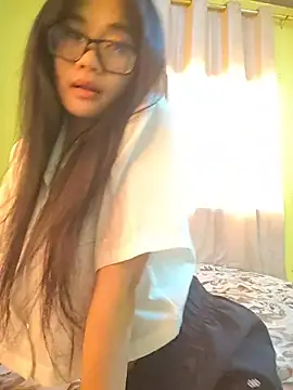 Snapshot of YayeeShow chatting on November 5, 9:34 am YayeeShow online show from November 5, 9:34 am